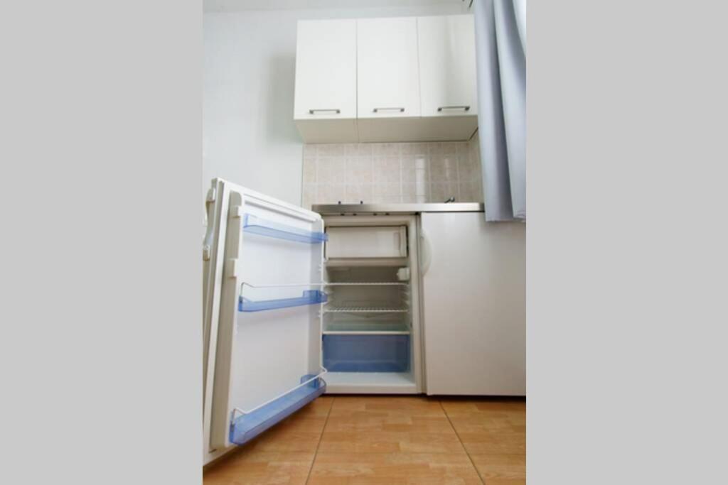 Lovely Studio Apartment For 2 Free Private Parking Makarska Esterno foto
