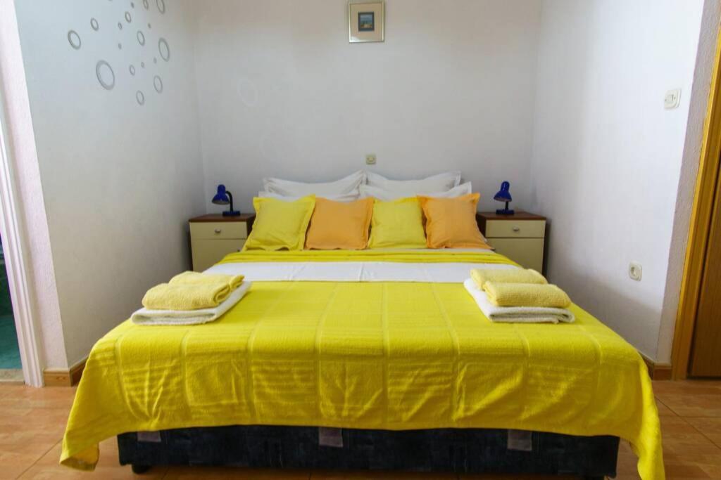Lovely Studio Apartment For 2 Free Private Parking Makarska Esterno foto